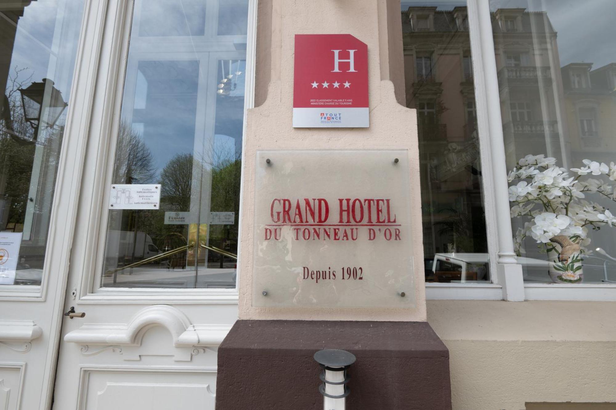 Grand Hotel Du Tonneau D'Or Belfort Exterior photo