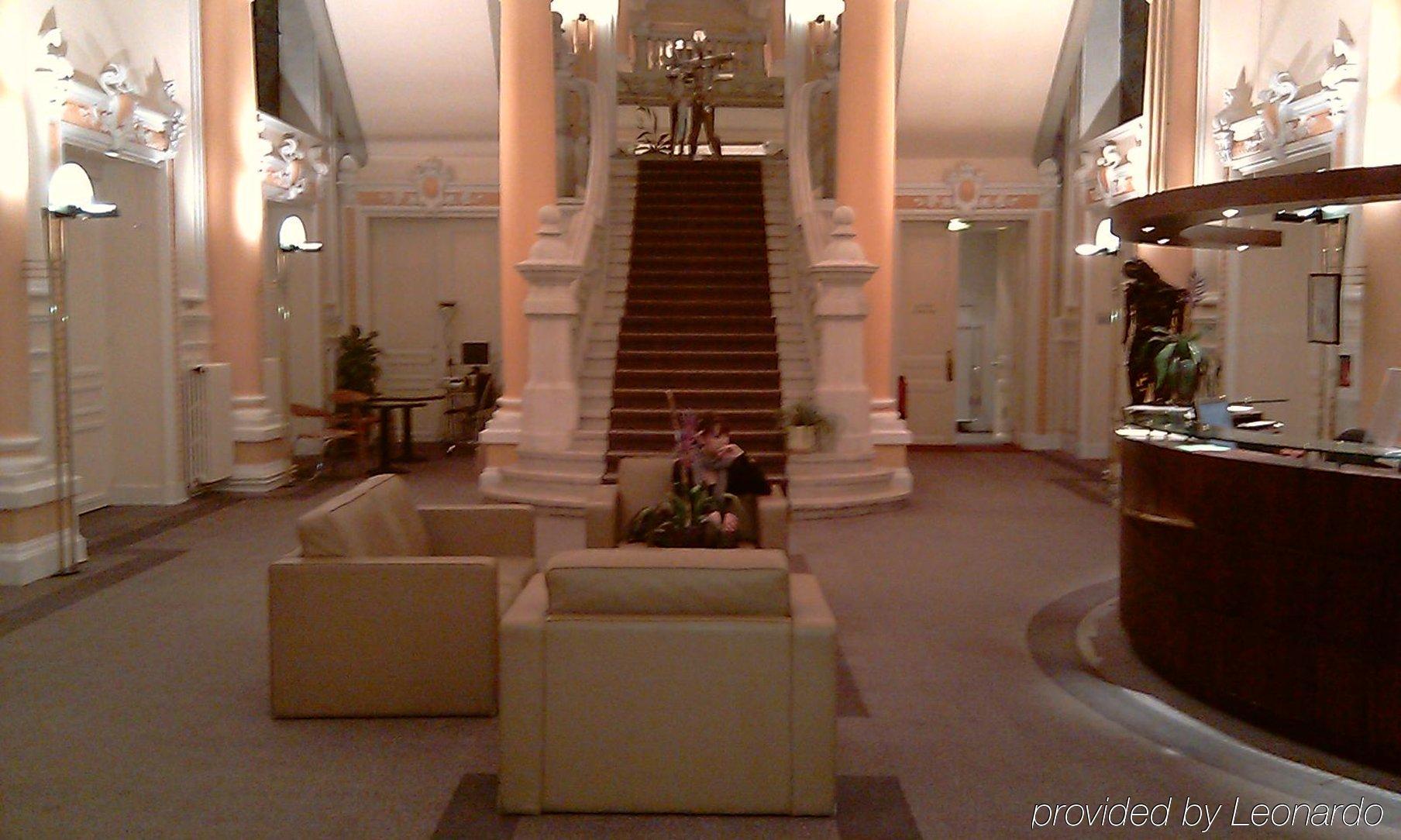 Grand Hotel Du Tonneau D'Or Belfort Interior photo